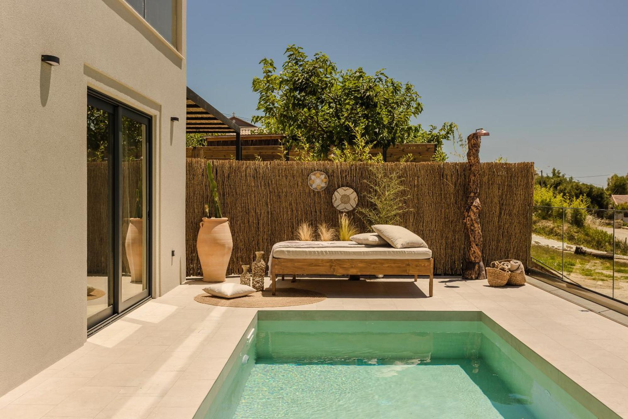 Ratzaklíon Hilaritas Luxury Suites Sea View, Private Pool & Jacuzzi Paradise מראה חיצוני תמונה