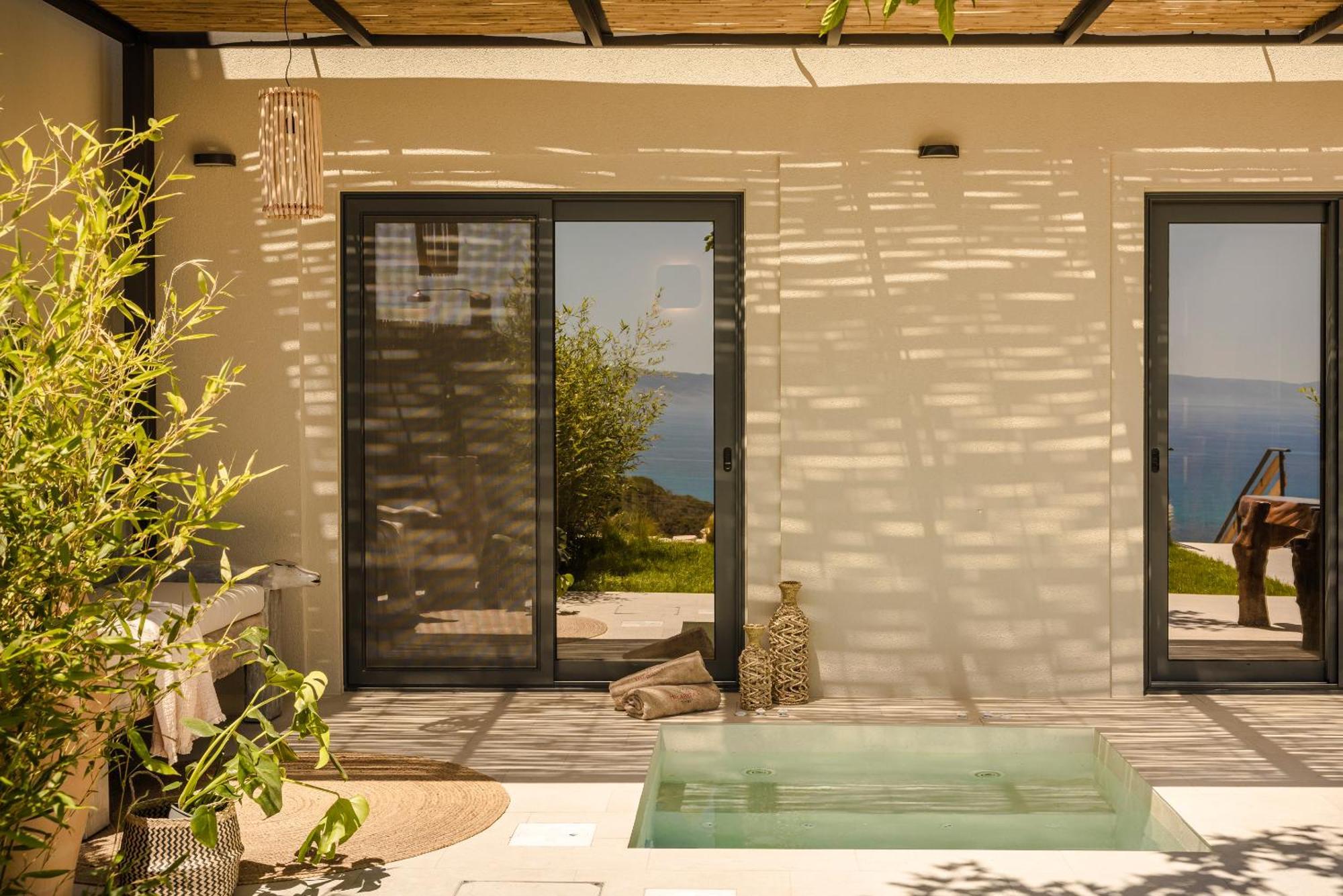 Ratzaklíon Hilaritas Luxury Suites Sea View, Private Pool & Jacuzzi Paradise מראה חיצוני תמונה