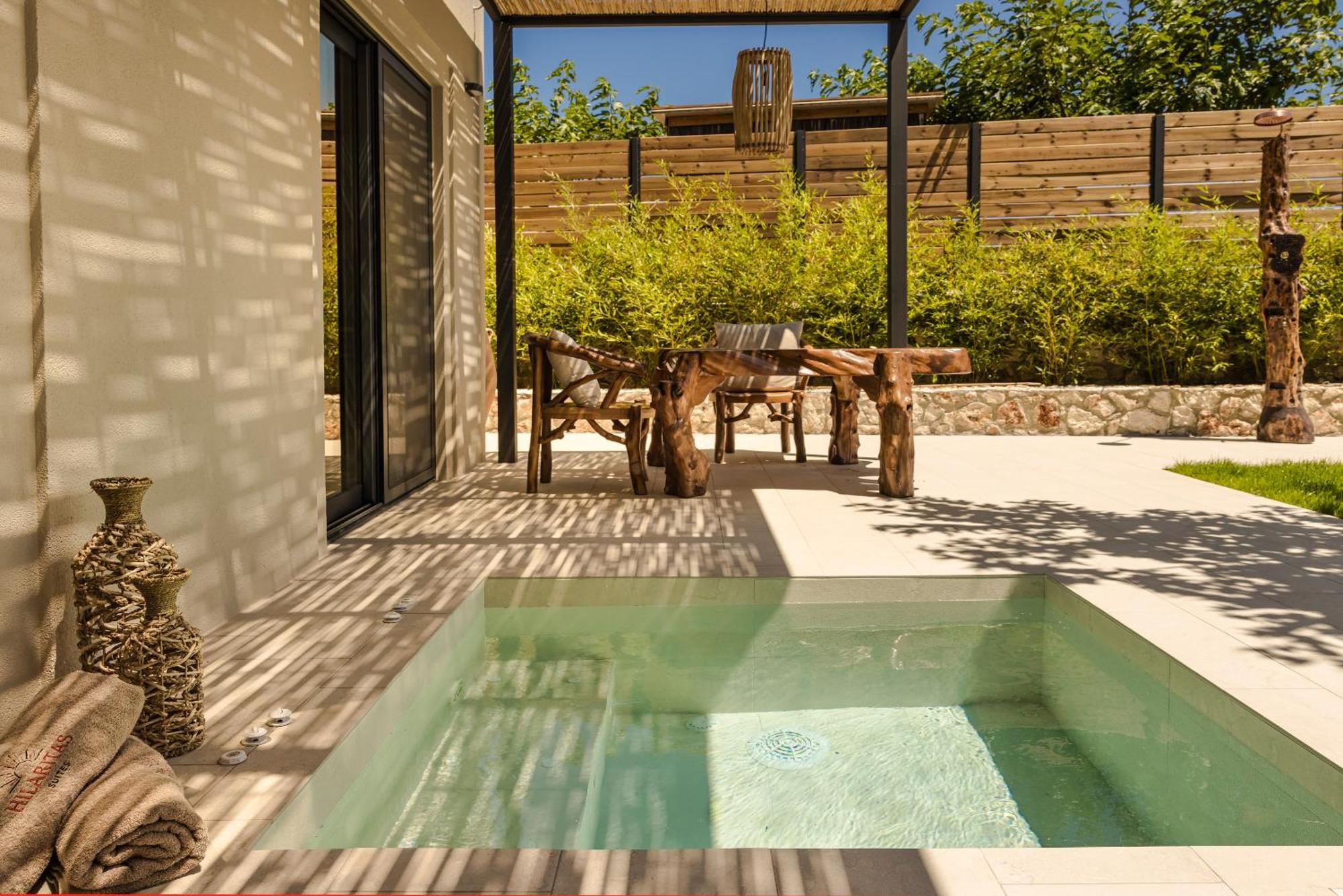 Ratzaklíon Hilaritas Luxury Suites Sea View, Private Pool & Jacuzzi Paradise מראה חיצוני תמונה